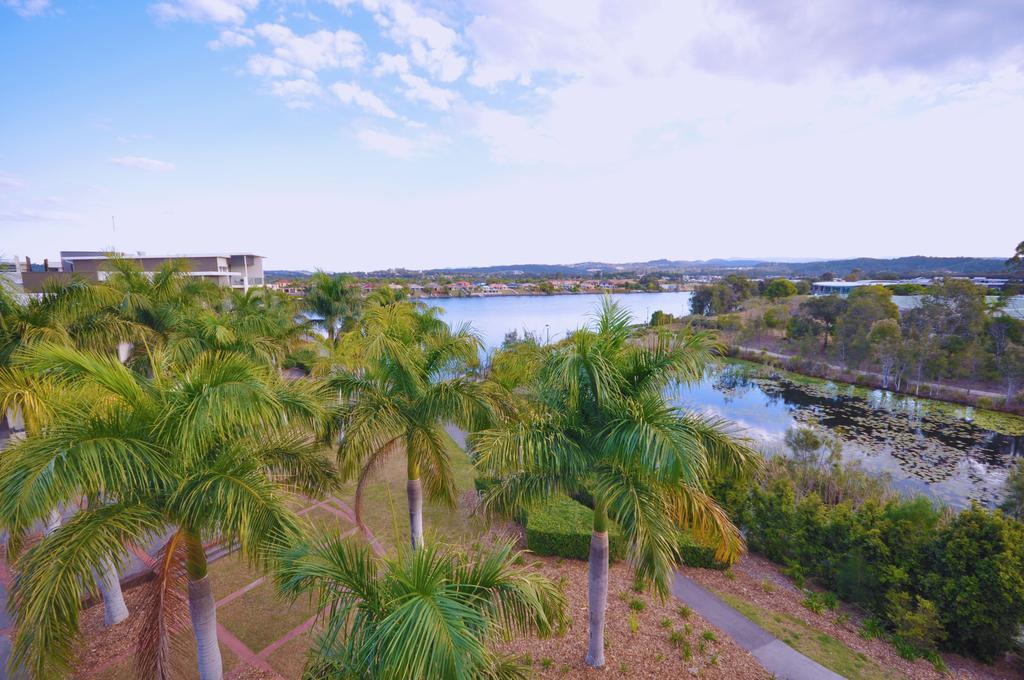 Chancellor Lakeside Apartments Голд-Кост Экстерьер фото