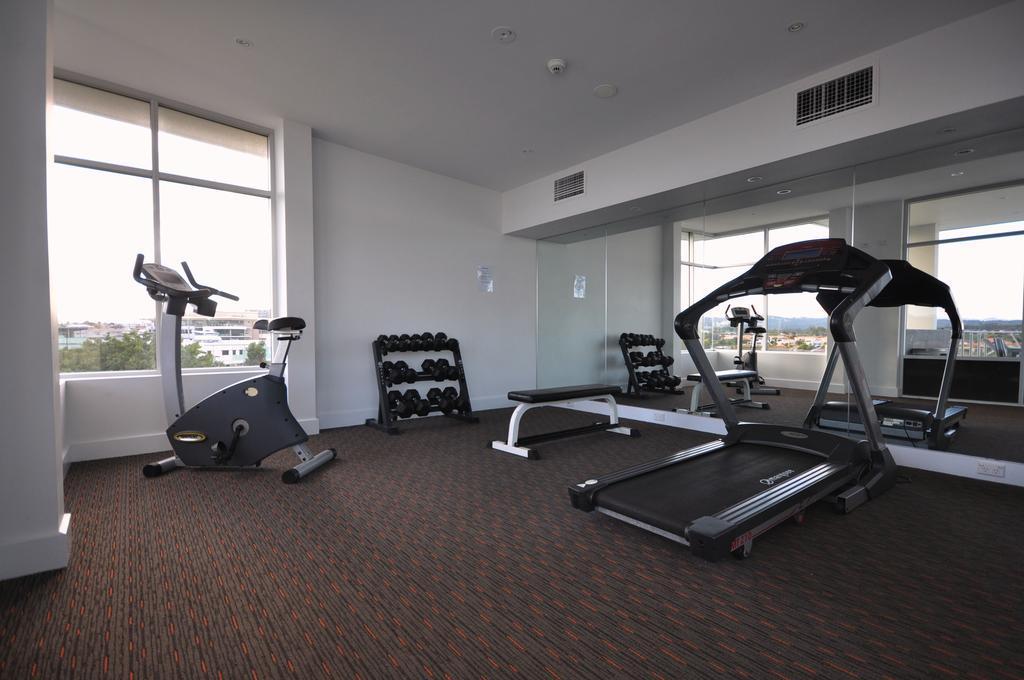 Chancellor Lakeside Apartments Голд-Кост Экстерьер фото